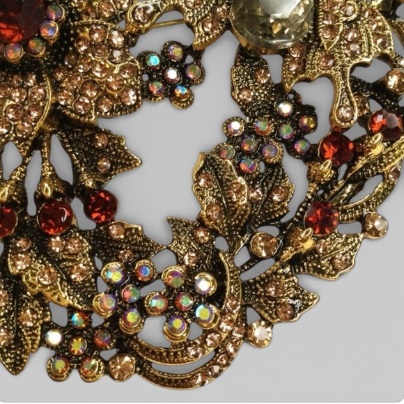 Gold‑Tone Multicolor Floral Butterfly Brooch - XL Sparkling Statement Pin - Picture 9 of 12